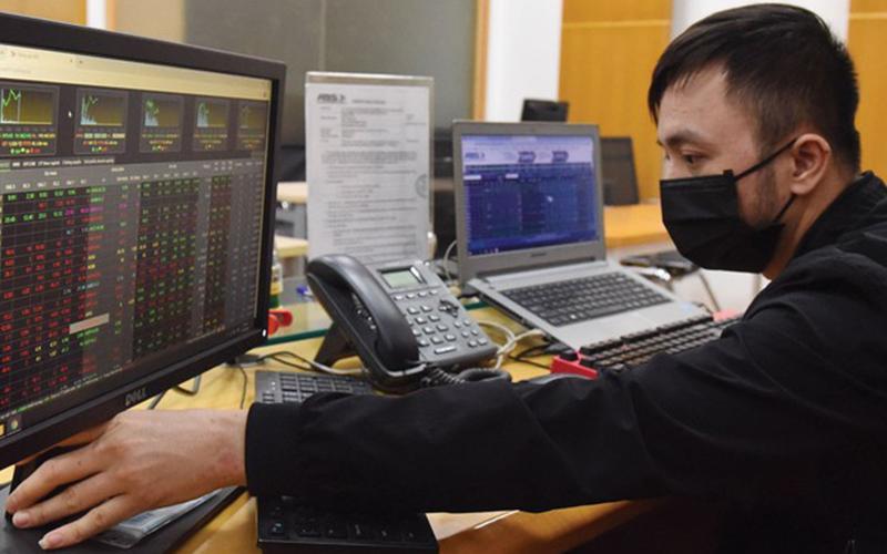 Bấp bênh sức nóng nhóm cổ phiếu chứng khoán