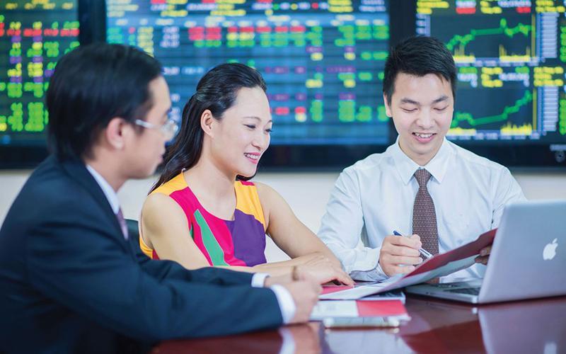 Cổ tức tiền mặt: “Con bò sữa” của các cổ đông lớn