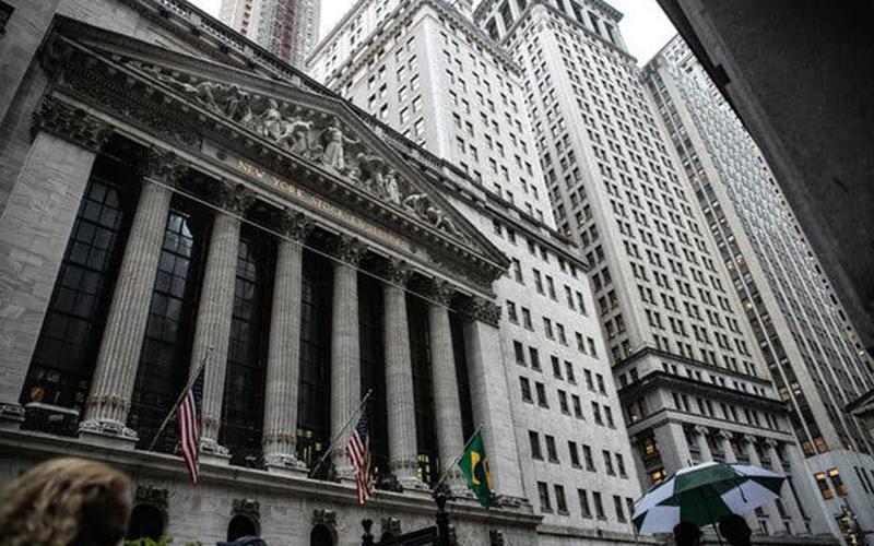 Tình hình tại Mỹ đang tệ nhưng sao chứng khoán lại tốt?