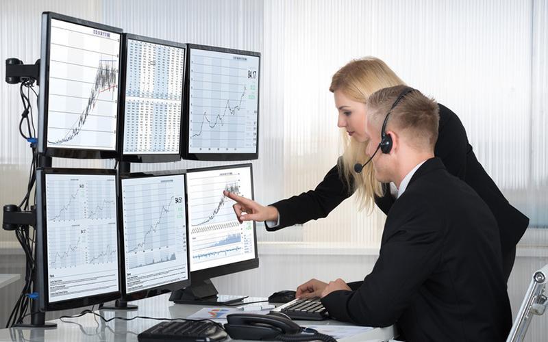 Đợi “sóng” thông tin doanh nghiệp